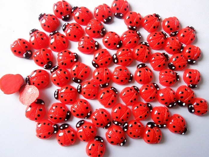korjailla-with-pienten lasten Ladybugs kuusivaihteisella pistettä
