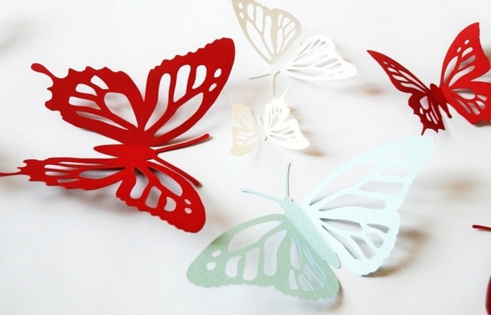 калайджия-с-хартия пеперуда модел в червено и синьо