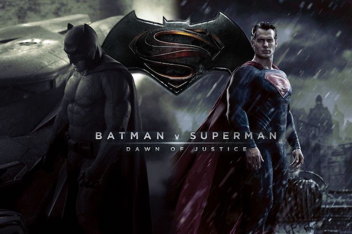 täällä näytämme elokuvan batman v superman -mainokset sekä kahden logon batman ja superman yhdistelmän