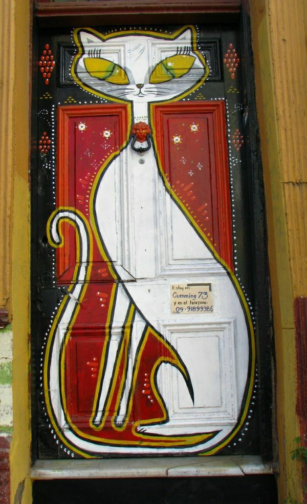appartement peintes portes entrée portes-madère-portugal-chat