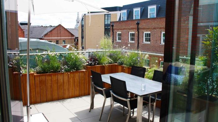 plantation-roof-terrace-urban-table-group