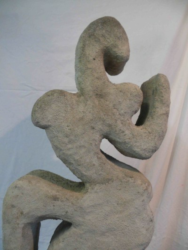 sculptures en béton-faites-vous-une-femme-modèle original