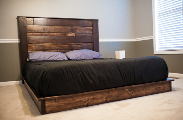 cama de paletas de color marrón-modelo