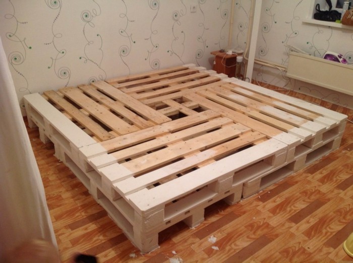 krevet na vlastitu graditi-super-ideja-za-krevet-za-euro palete