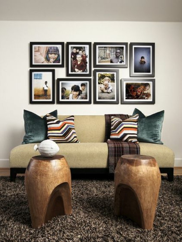 الصورة الإطار الجدار ضوء البني وأريكة الجداول من الخشب وسادة السجاد