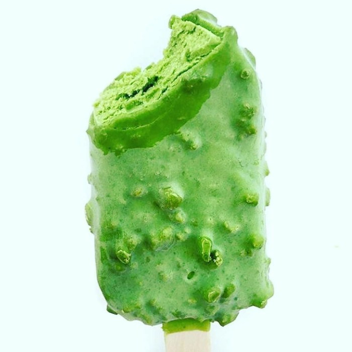 био-хранене-Matcha-зелен чай-съставка-в-а-ледени gruenes-лед-здравословен десерт-