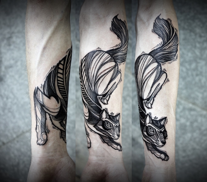 egy macska befejezte ugrás a kar tetoválás - tetoválás típusú állatok, három sarkok