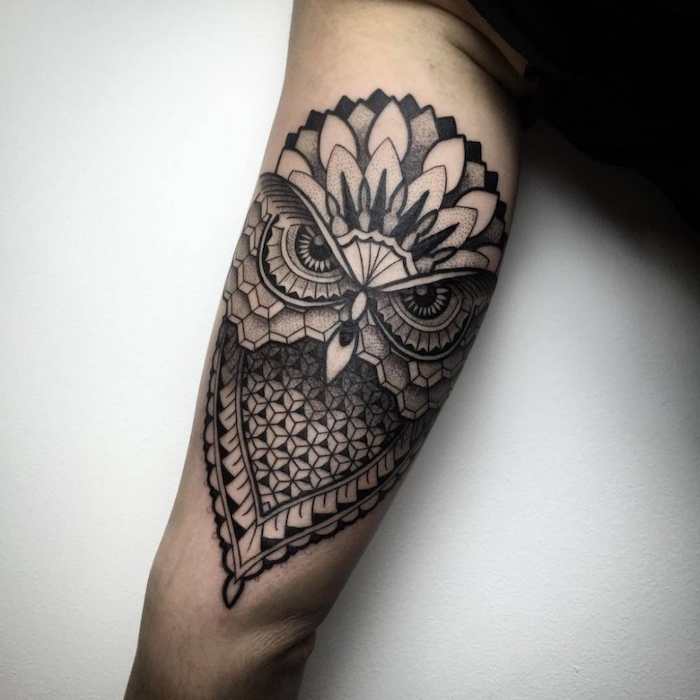 Tattoo Geometric Owl Tattoo Mandala Tattoo absztrakt mintával tetoválási stílusok