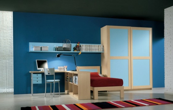 μπλε-χρώμα για τη νεολαία-δωμάτιο-κόκκινο κρεβάτι