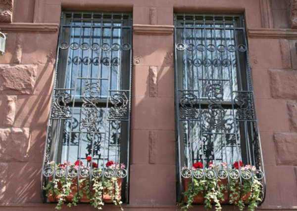 floral-από-deco-από-το-παράθυρα παράθυρο πλέγματος δύο-παράθυρο