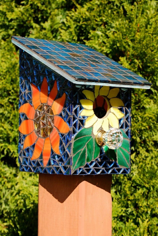 Šarene hranjenje ptica kuća-od-drveta Mozaik