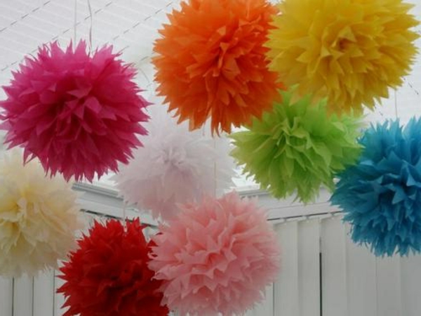 направете сами партито украса - топки хартия в ярки цветове