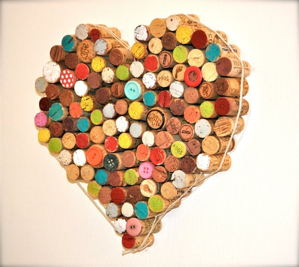 colorido corcho-corazón-con-muchos-colores-hacer-para-el-pared de la decoración