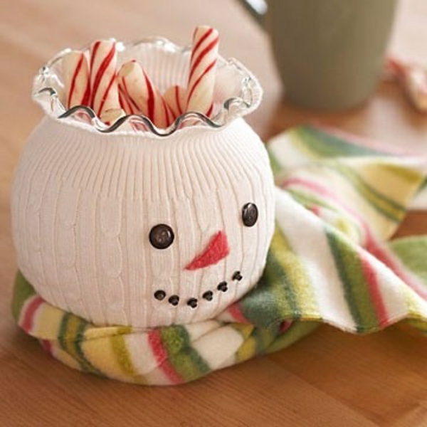 ideas de manualidades para el jardín de infantes - muñeco de nieve hecho de calcetines