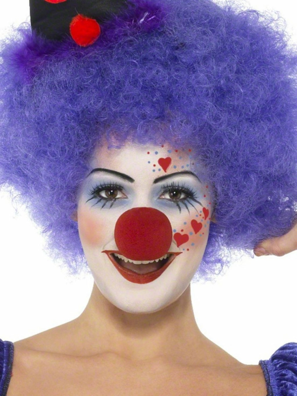 clown visage peinture - femme aux cheveux violets - très belle photo avec fond blanc
