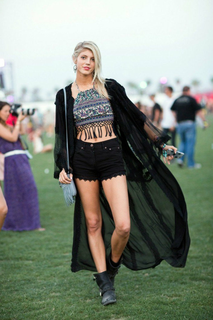 hippie фестивал облекло къси панталони топ руса коса страхотни идеи за прическа черно облекло