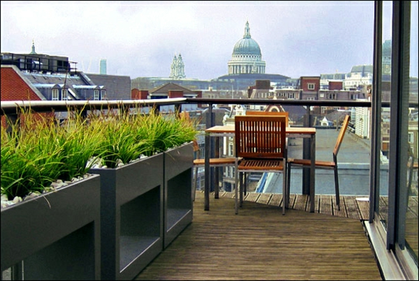 прекрасна тераса на покрива Styler със зелени растения