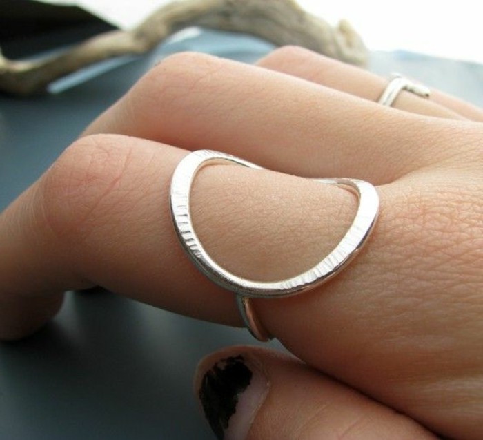 готини сребърни пръстени-с-прост дизайн