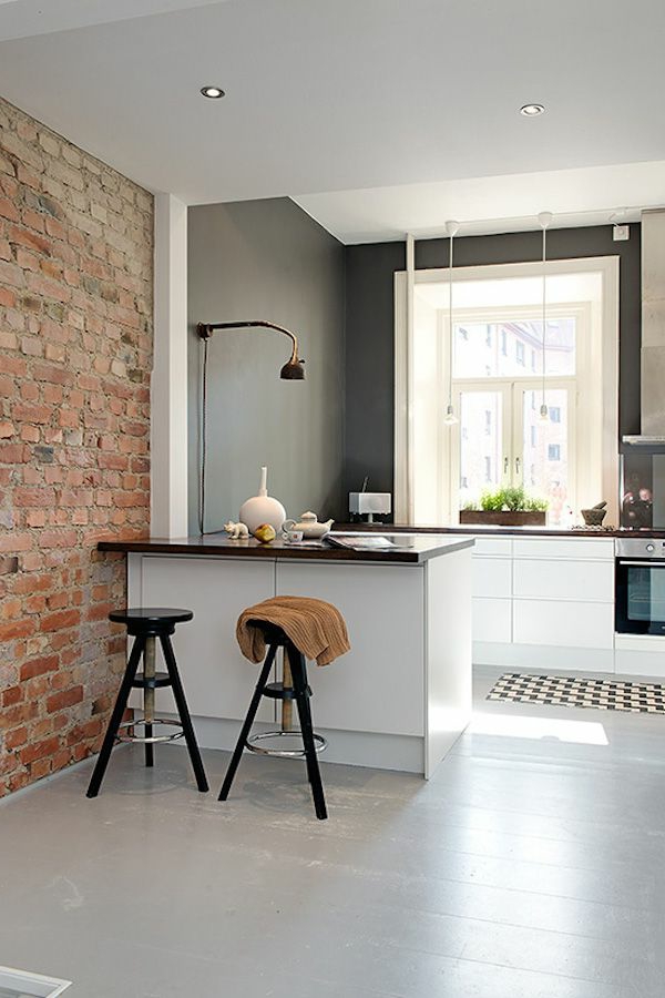 cool-modern-konyha-a-bar-és-két-széklet