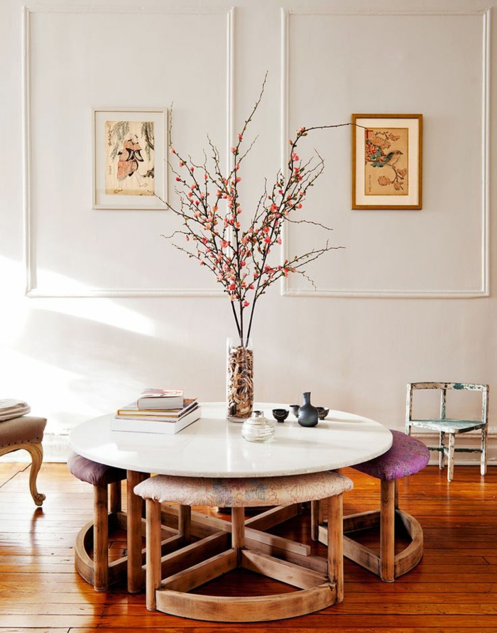 mesa de café-blanco-redonda de color heces
