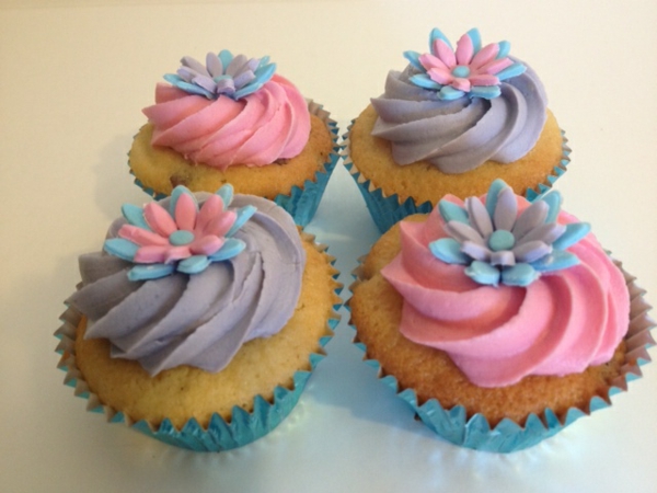 sweet-cupcakes-koristella värikäs-cupcakes deco