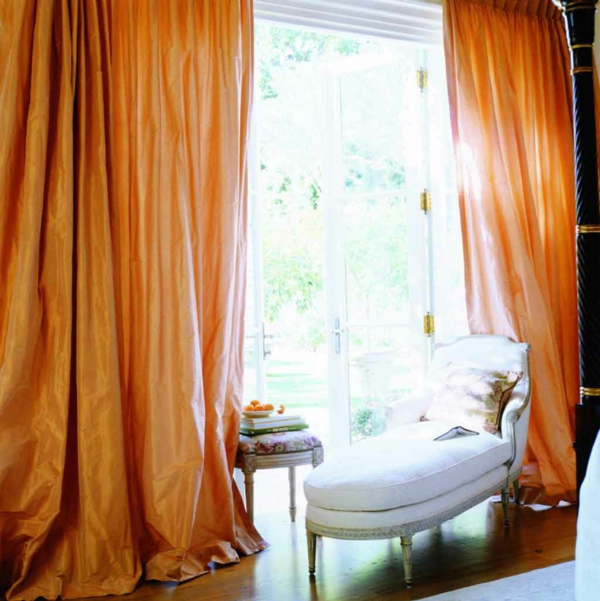 grandes cortinas en naranja