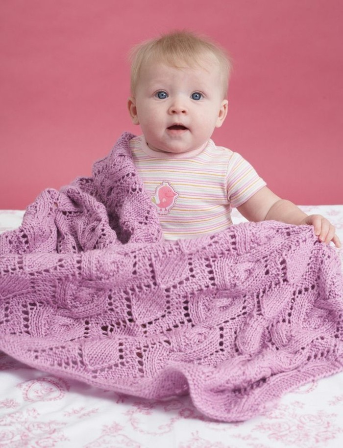 салфетка плетене на една кука-в-лилав цвят