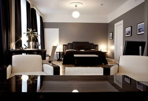 artdeco stil - elegantna spavaća soba s dvije bijele fotelje