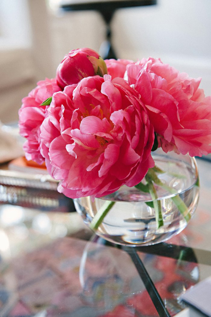deco váza virág, váza üveg rózsaszín bazsarózsák
