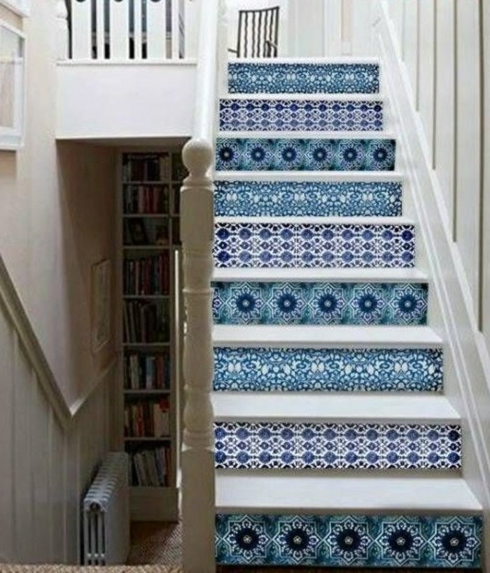 Dekorációs ötletek-folyosó illusztráció-on-the-lépcsők