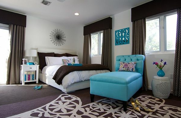 dekoracija-u-tirkizno-boja-zanimljivo-stolica-u-spavaće sobe