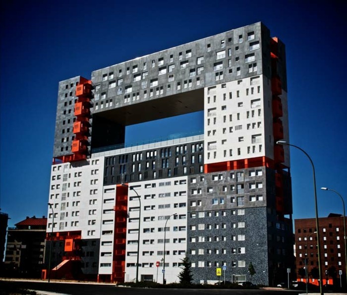 post moderni neboder u Madridu
