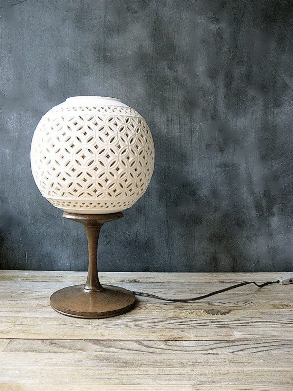 proljeće ukras 2014 - moderna sferična svjetiljka u bijeloj boji