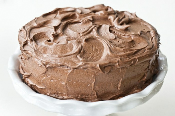 desert za Božić jednostavan desert-čokoladna torta-sa-maslacem creme-cast