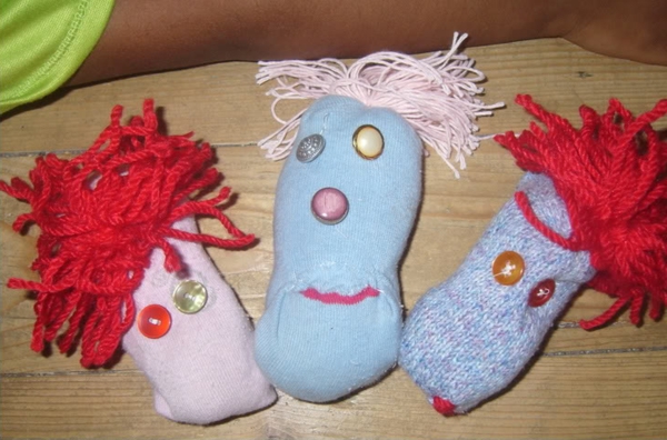 diy-ideas-crafts-with-buttons-and-zokni-három plüssállatok