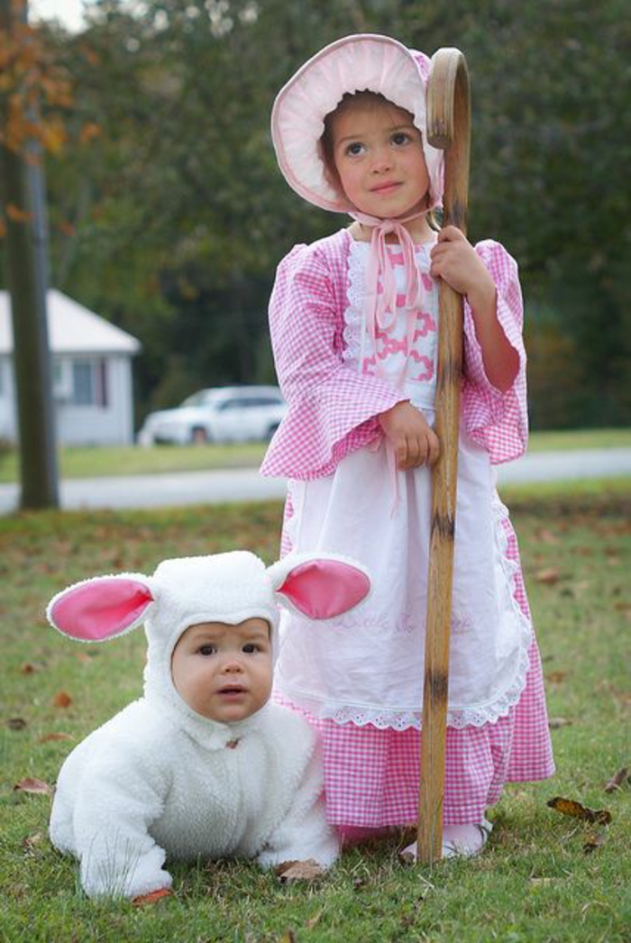 Divlja kostim DIY - beba nije tako sretna da je ovaca