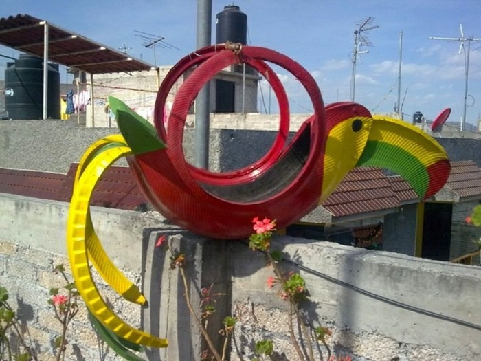 diy-projek használt gumiabroncsok újrahasznosítása színes színű