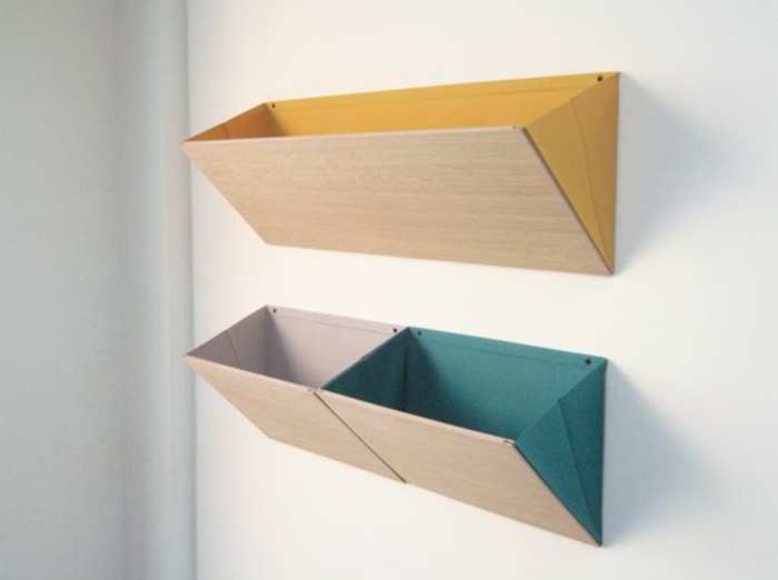 DIY-pared-estantería de madera-y-tela-interesante de pared de diseño-Wanddeko-real-yourself-make