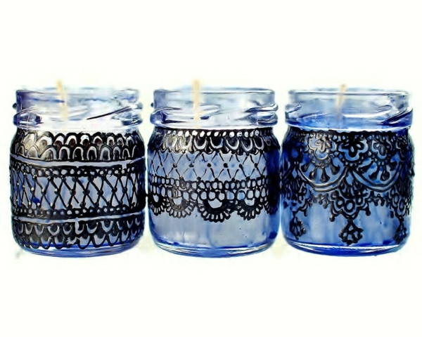 三个小罐子保持烛台摩洛哥风格的指甲花图案的黑色蕾丝