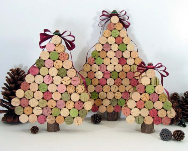 tres árboles de navidad-de-color-corcho-Tinker-de-la decoración