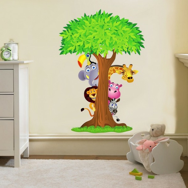 креативна детска градина в джунглата - дърворезба на стената