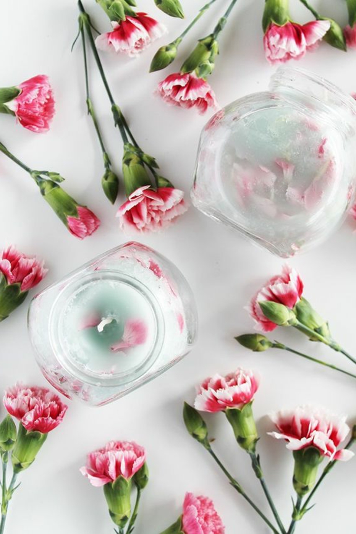 gyertyákat készítsen magadnak - gyertyaüveges, rózsaszín virágok
