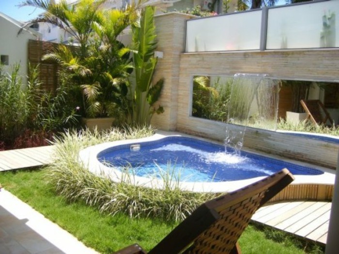 efecto-modelo completo-hermosa-jardín-piscina pequeña