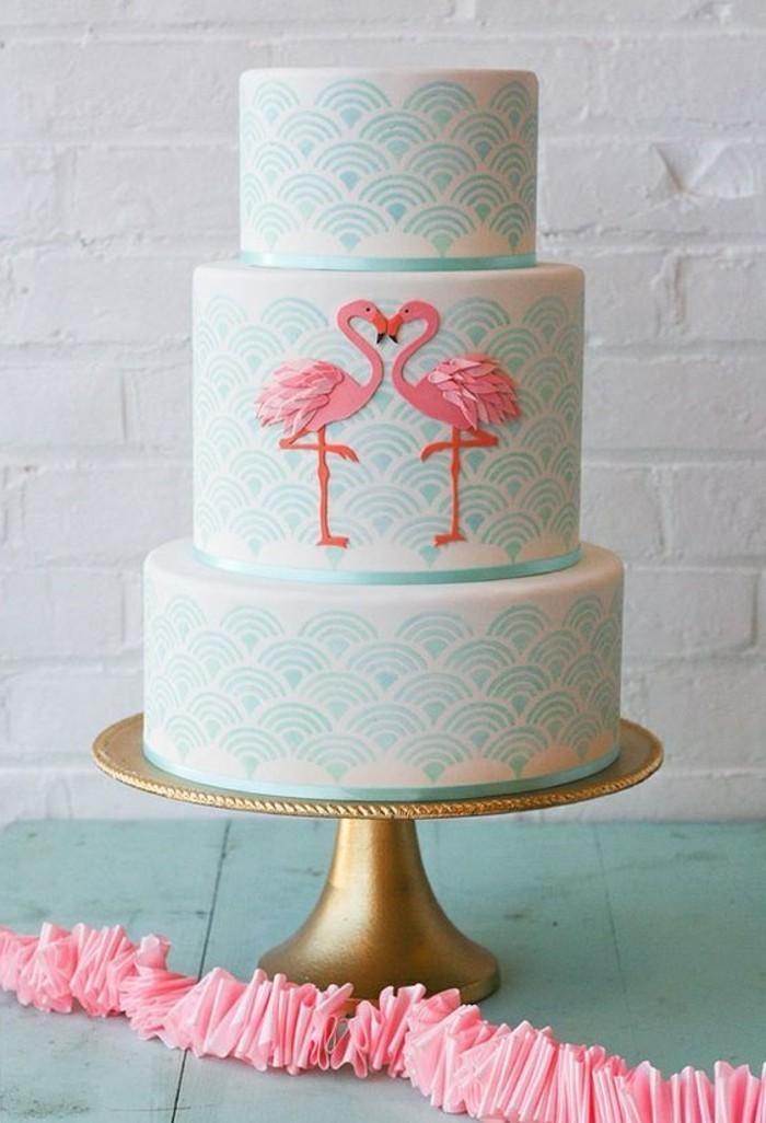 elegáns születésnapi torta-with-flamingó motívumokkal