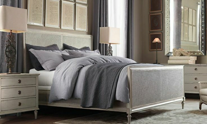 елегантна спалня бежово и лилаво възглавница сандъци постелки одеяло
