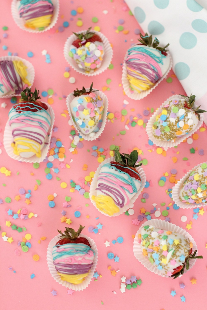 Украсете ягоди, страхотни идеи за рожден ден на децата, колоритни и вкусни, просто подгответе десерт