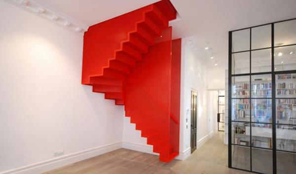 अति आधुनिक डिजाइन के साथ कमाल लाल आंतरिक सीढ़ी