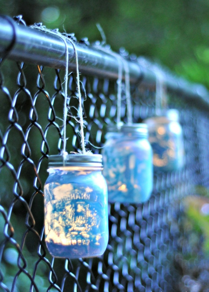 изработка на фенери - градинска декорация, градинска ограда, буркани, декорирани в син цвят