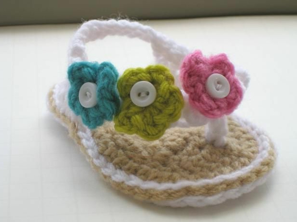 sandalias-con-flowers-- ganchillo bebé zapatos-con-super-hermosa-diseño-crochet-gran-prácticos-ideas-fantástica bebé
