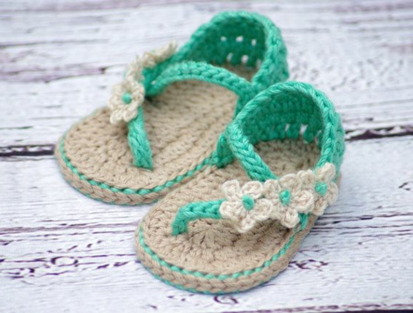 con-flores-crochet-fantástica zapatos de bebé-con-super-hermosa-diseño-crochet-grandes-prácticos-ideas-zapatos-
